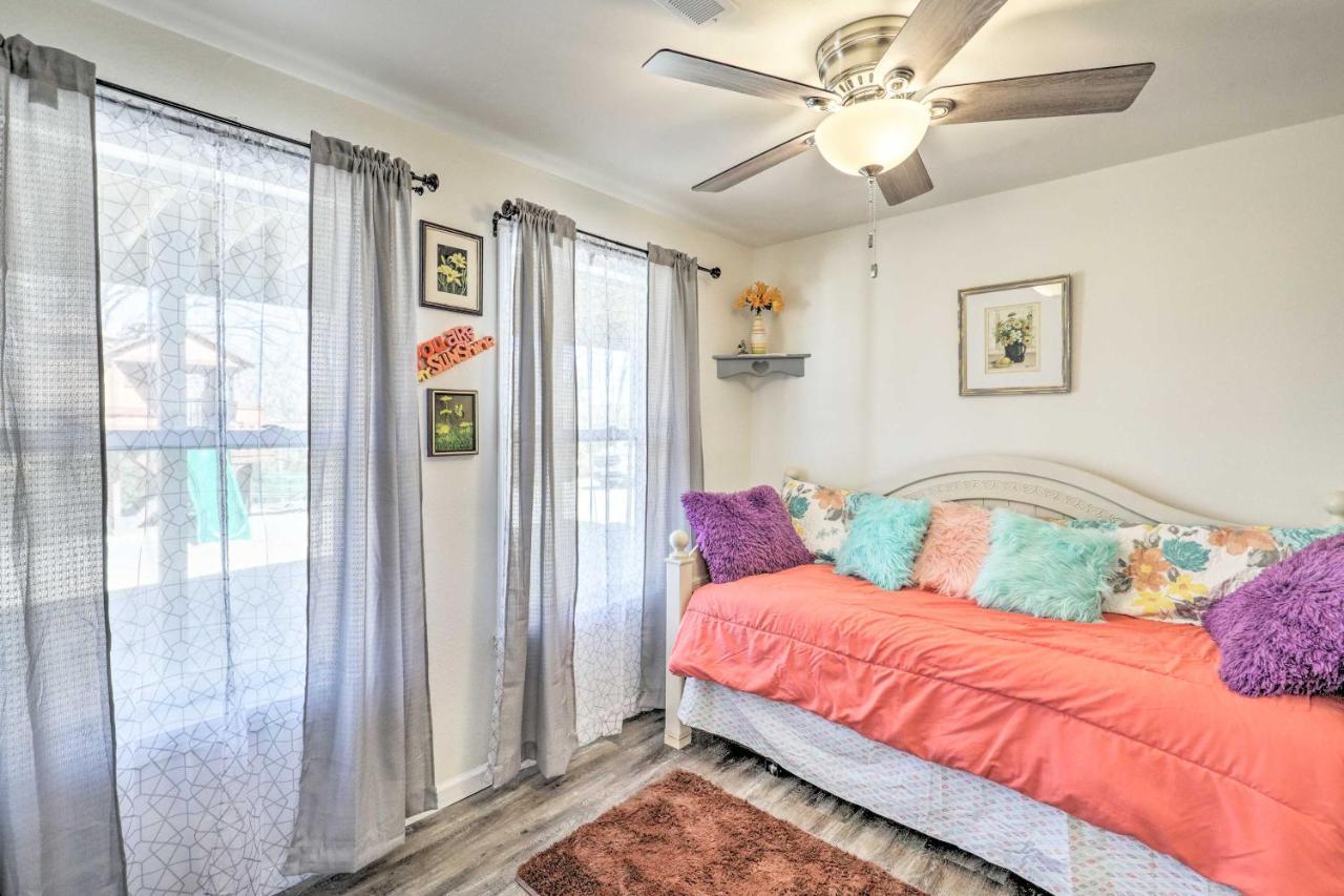 Kimberlys Hope Clark Apt On Farm With Pool Access מראה חיצוני תמונה