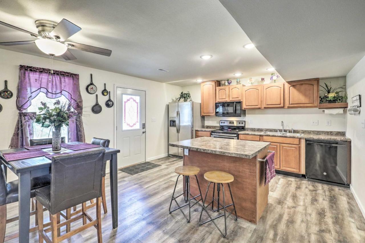Kimberlys Hope Clark Apt On Farm With Pool Access מראה חיצוני תמונה