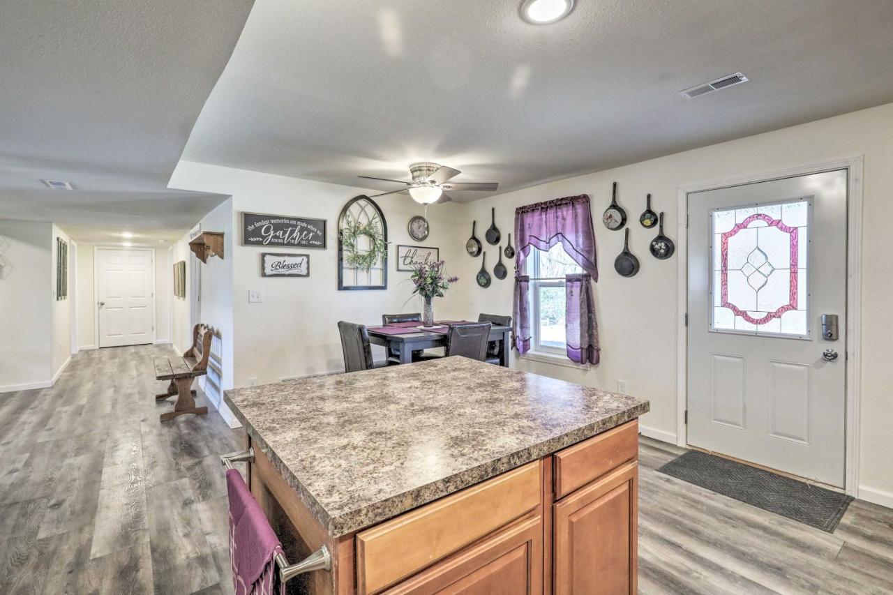 Kimberlys Hope Clark Apt On Farm With Pool Access מראה חיצוני תמונה